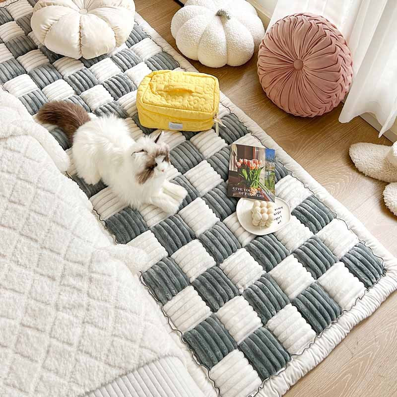 Cream Plaid Fuzzy Pet Mat