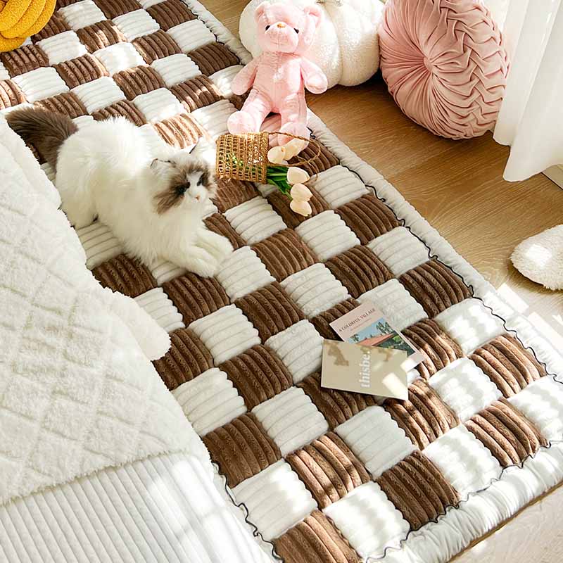 Cream Plaid Fuzzy Pet Mat